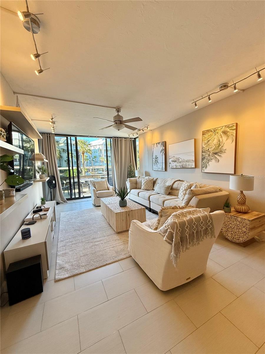 Home in SARASOTA — photo 2