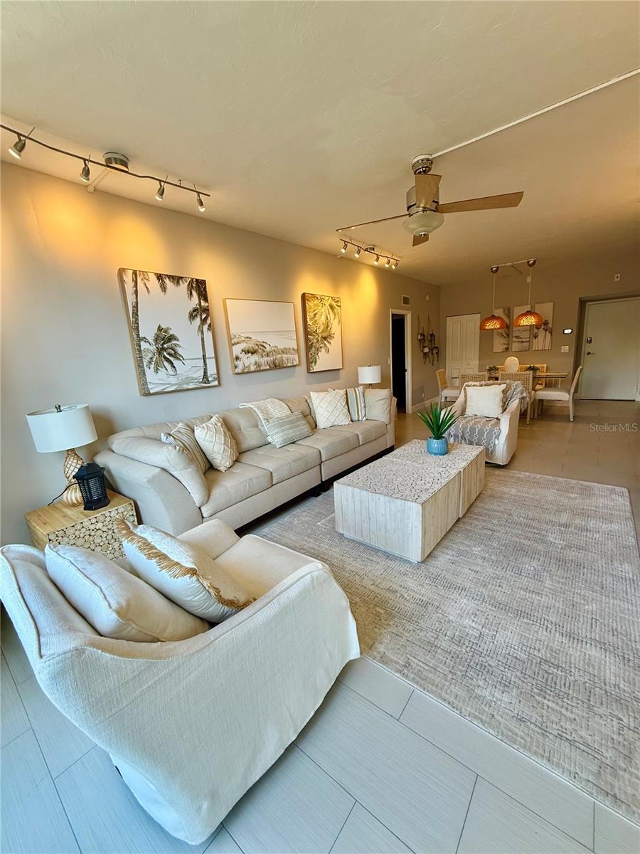 Home in SARASOTA — photo 3