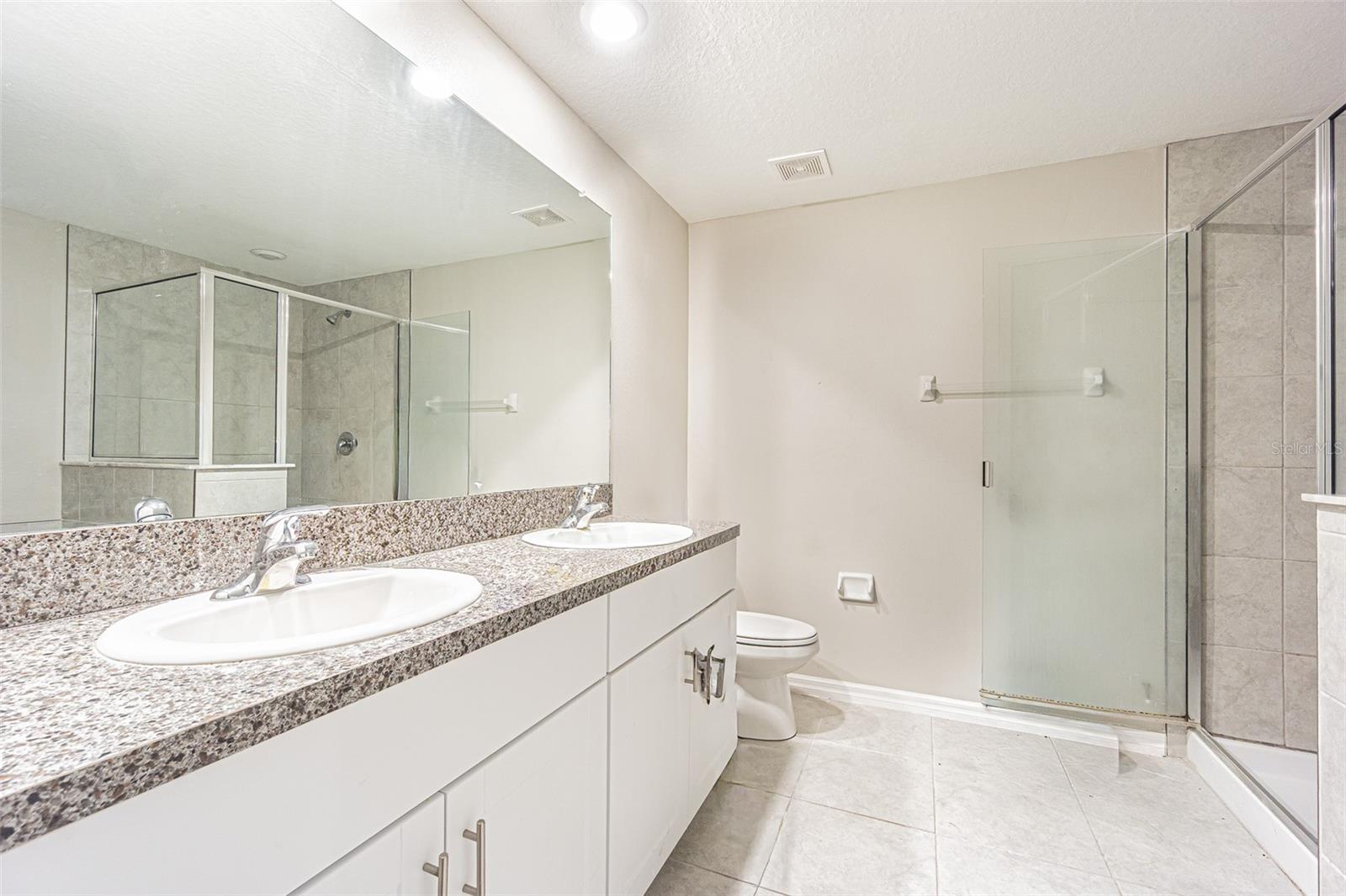 817 ROYAL EMPRESS DR — photo 27