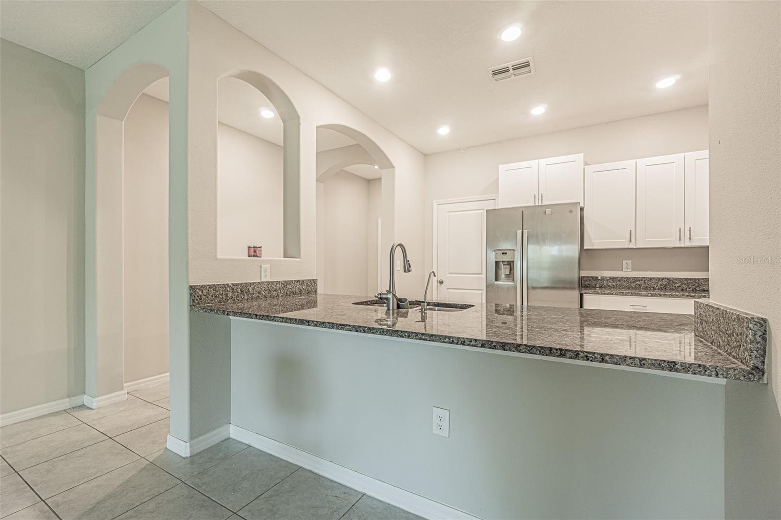 817 ROYAL EMPRESS DR — photo 18