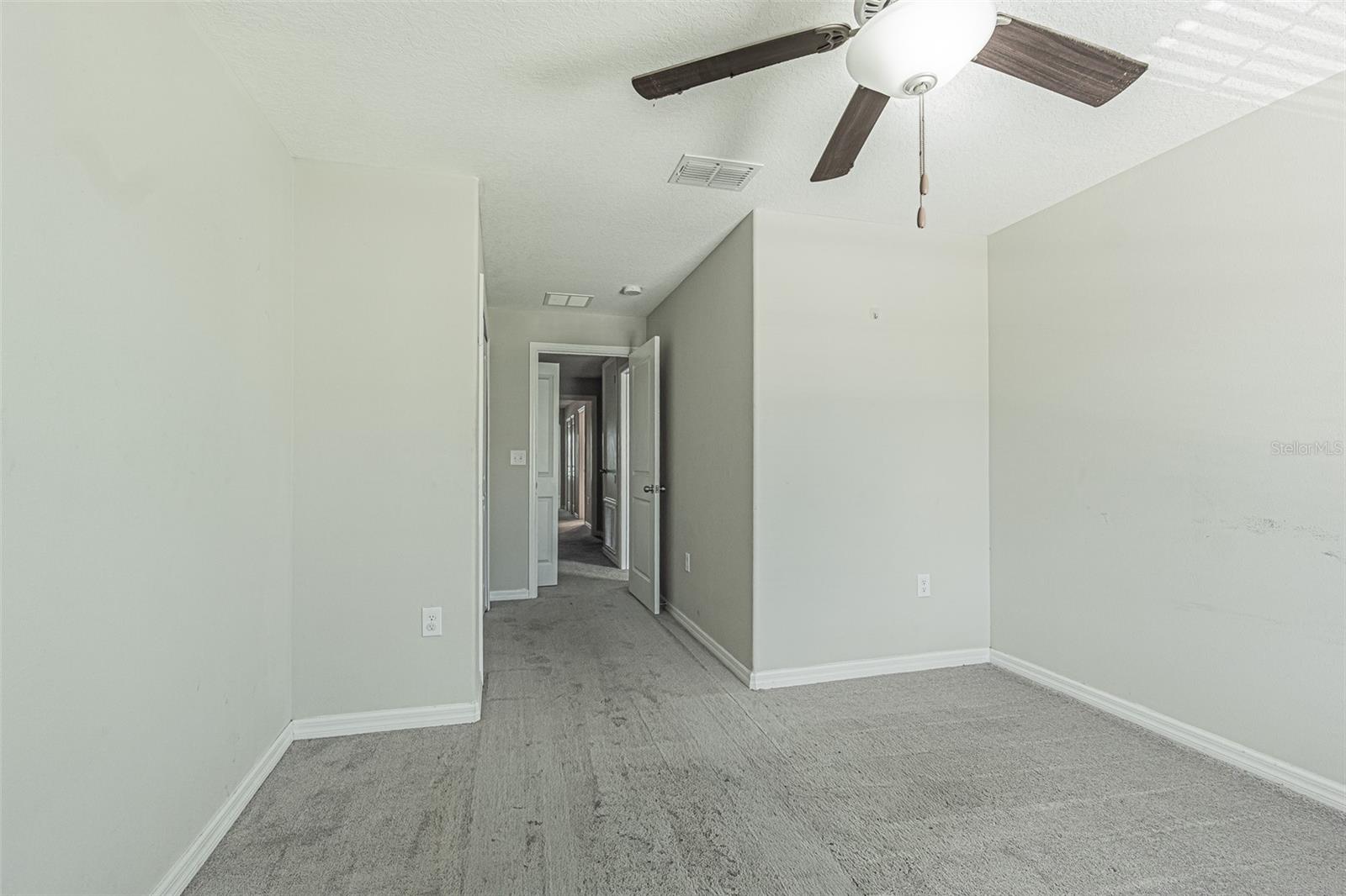 817 ROYAL EMPRESS DR — photo 23