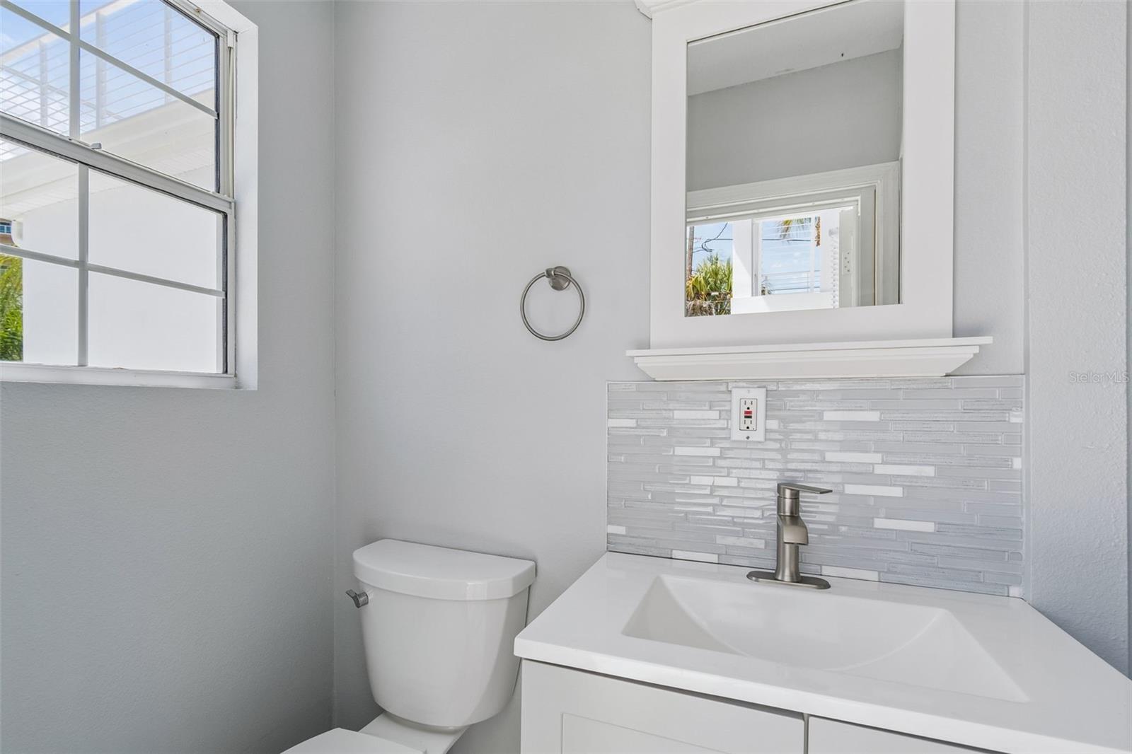 933 ELDORADO AVE — photo 70