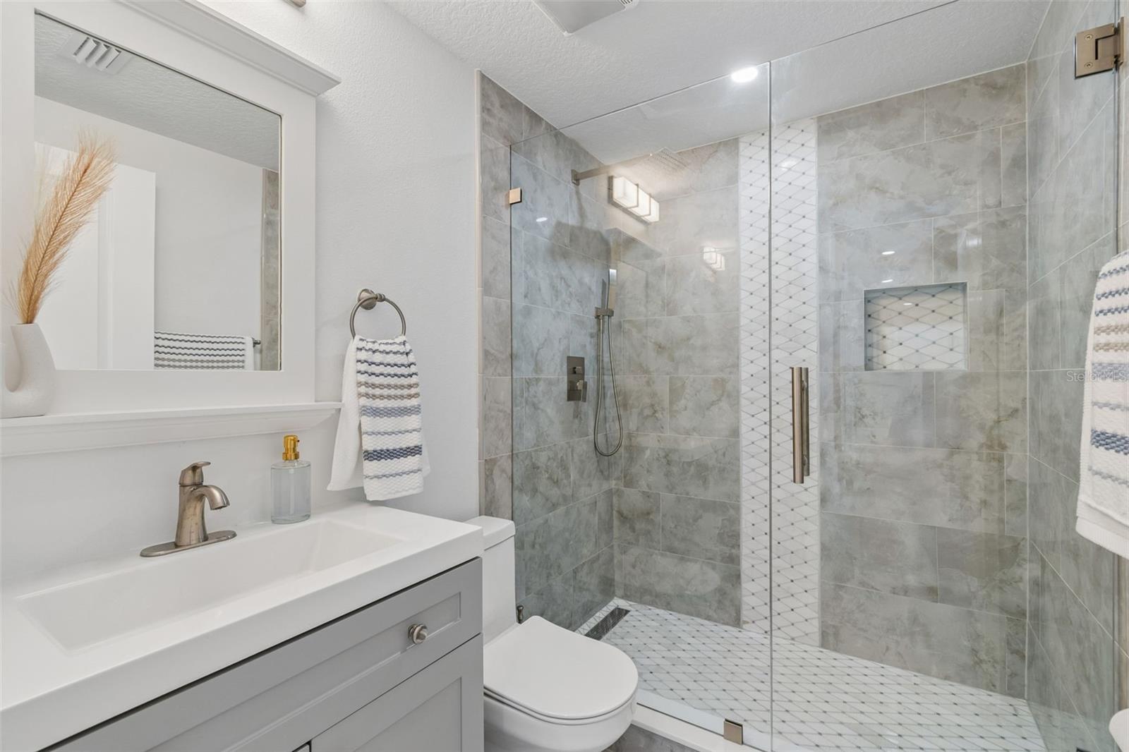 933 ELDORADO AVE — photo 25