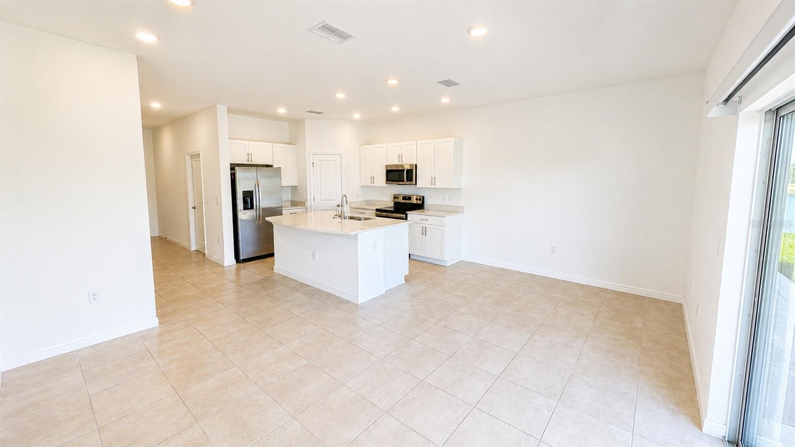 5686 ARCHIPELAGO ST — photo 8