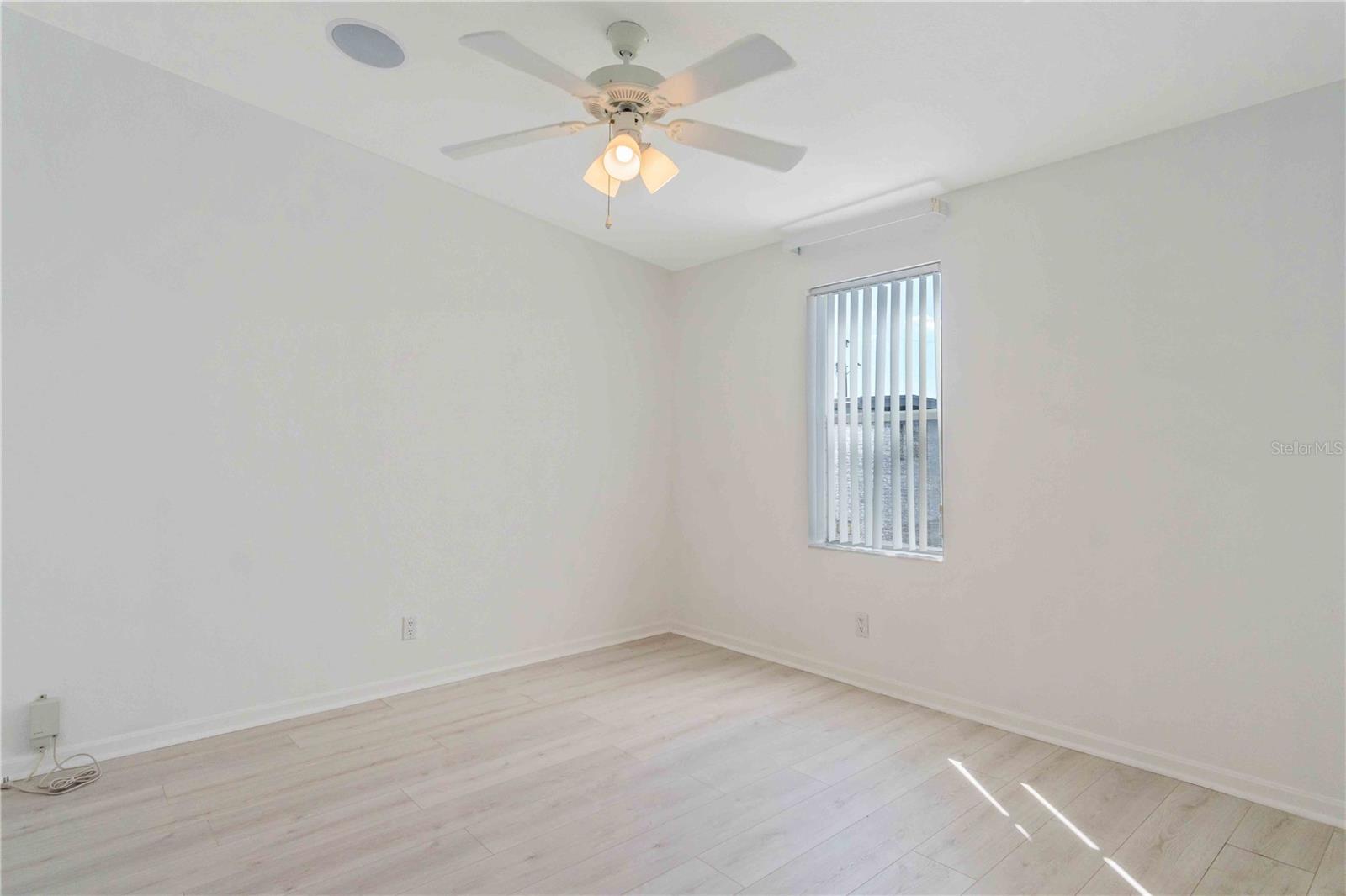 527 FLEETWOOD ST — photo 24