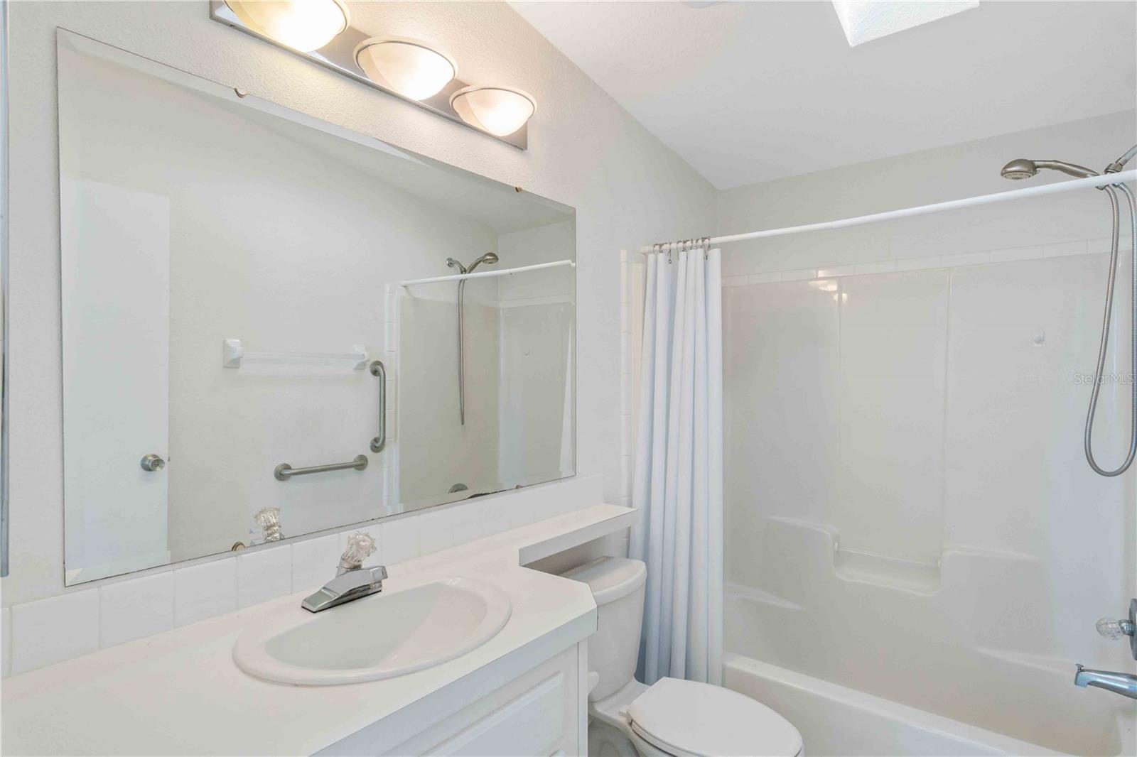 527 FLEETWOOD ST — photo 18