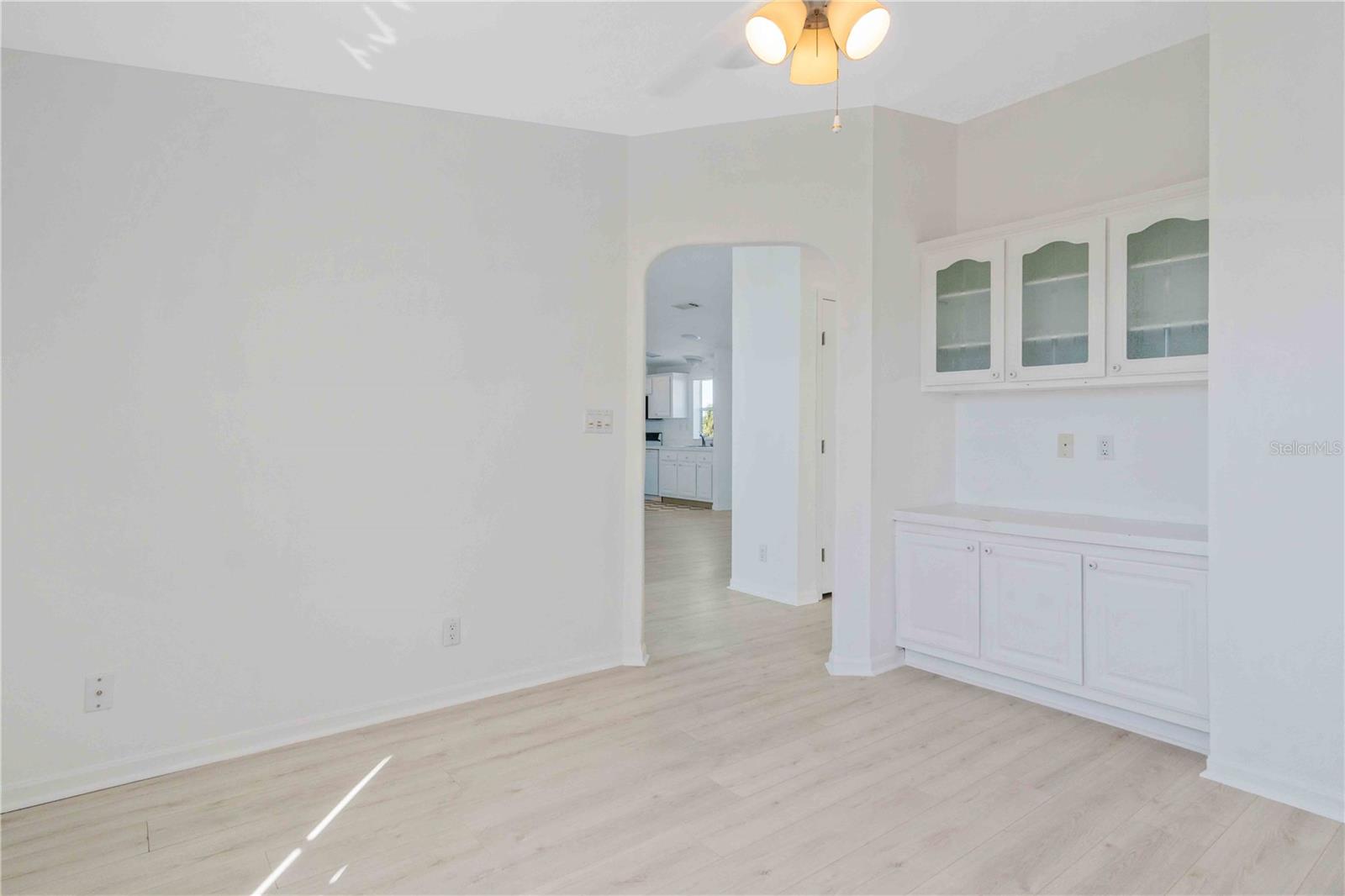 527 FLEETWOOD ST — photo 23