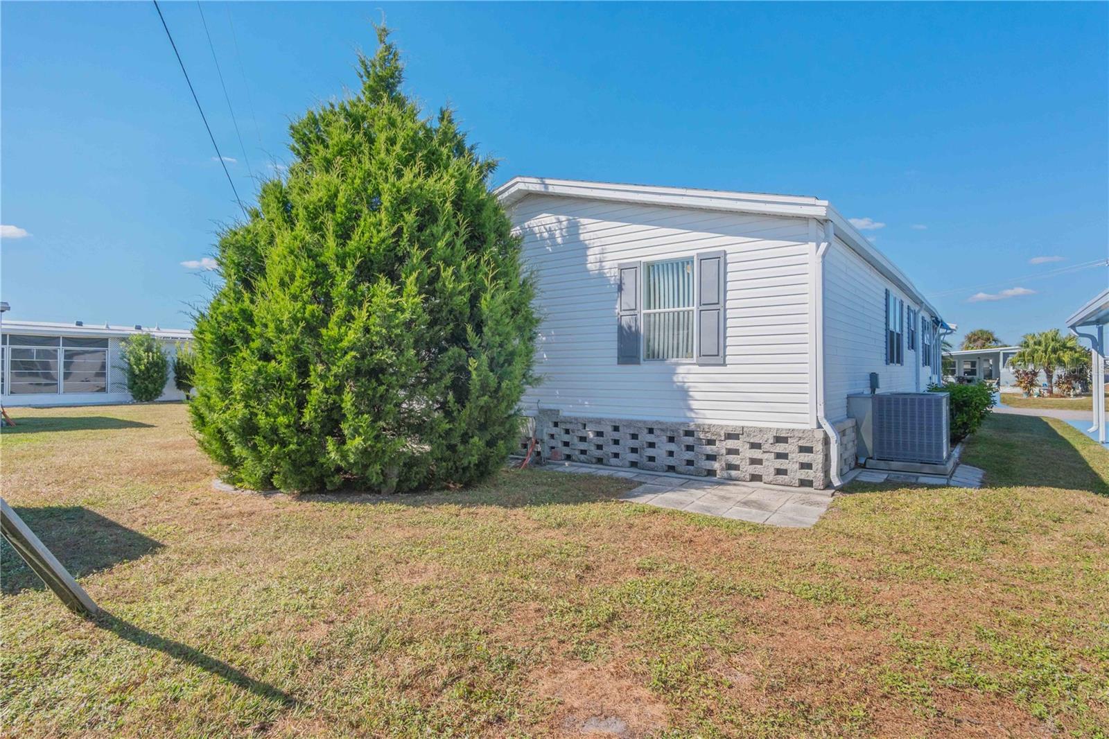 527 FLEETWOOD ST — photo 8