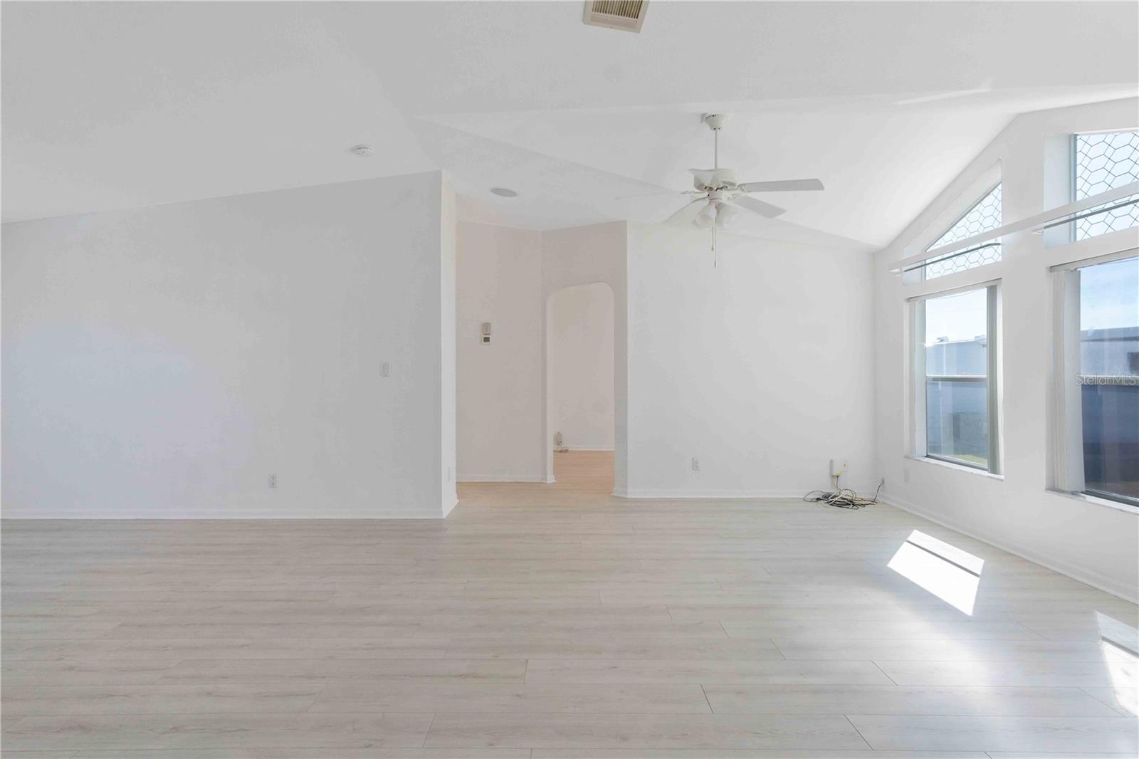 527 FLEETWOOD ST — photo 41