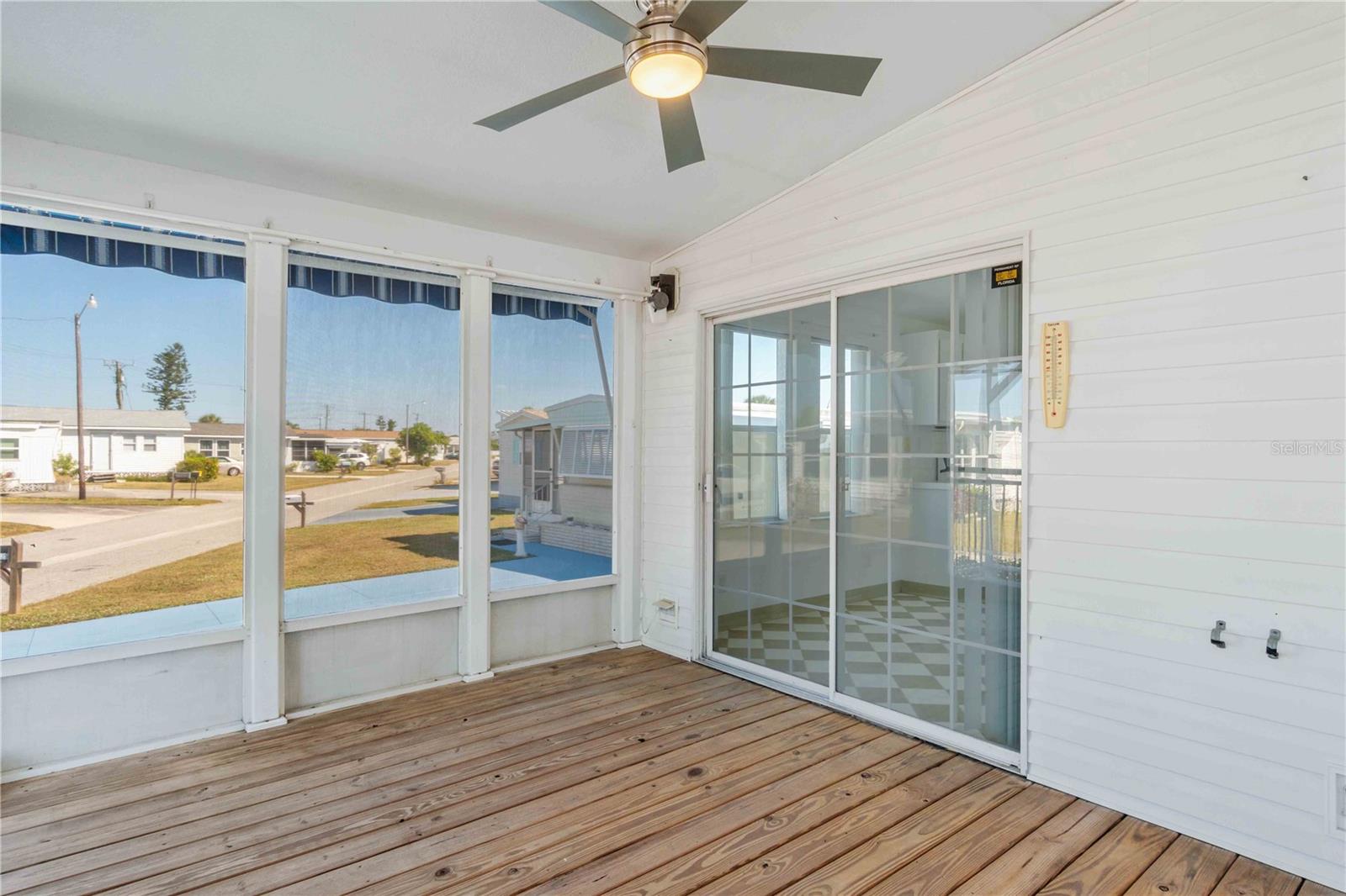 527 FLEETWOOD ST — photo 16