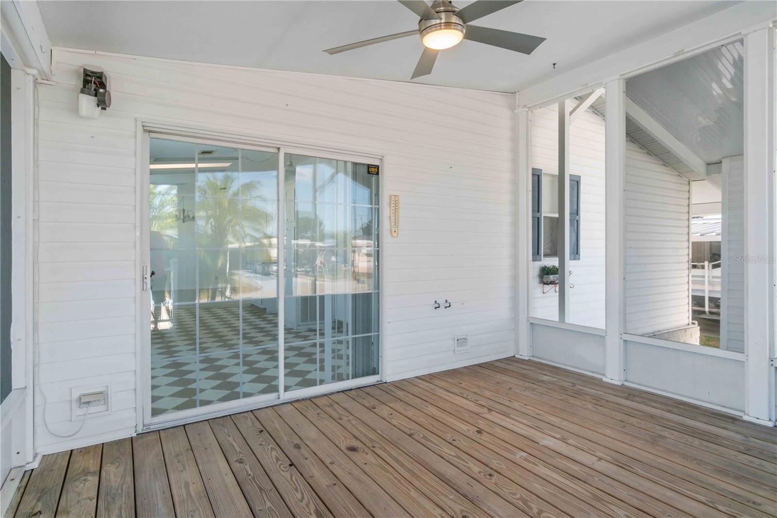 527 FLEETWOOD ST — photo 15