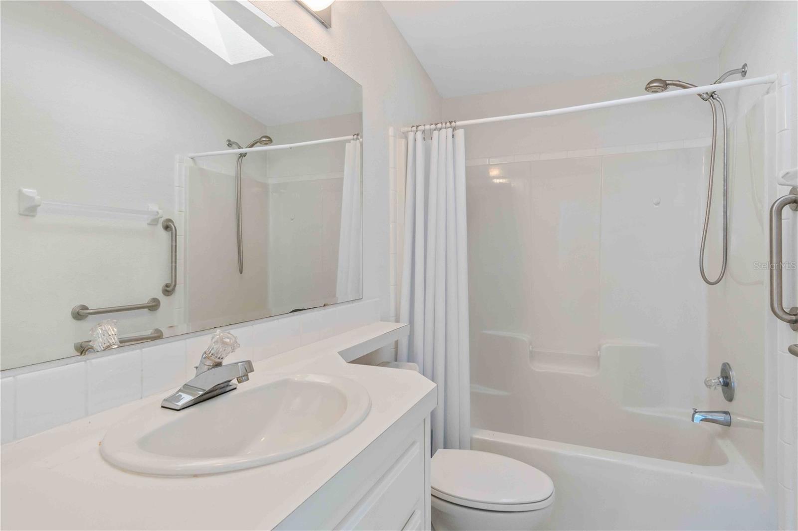527 FLEETWOOD ST — photo 17