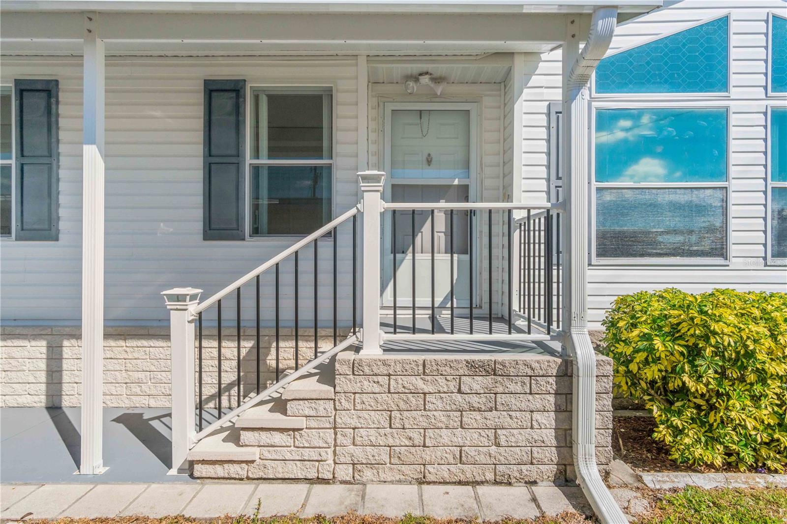527 FLEETWOOD ST — photo 12