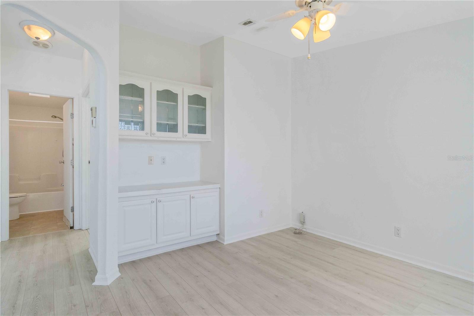 527 FLEETWOOD ST — photo 22
