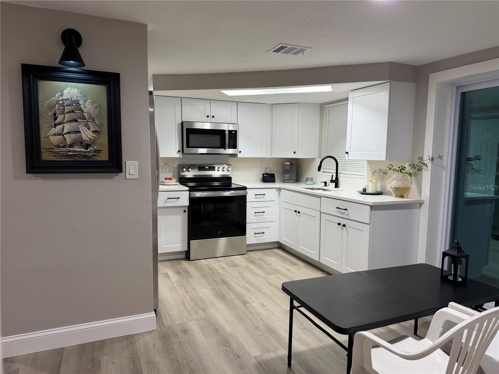 7220 FOX HOLLOW DR — photo 5