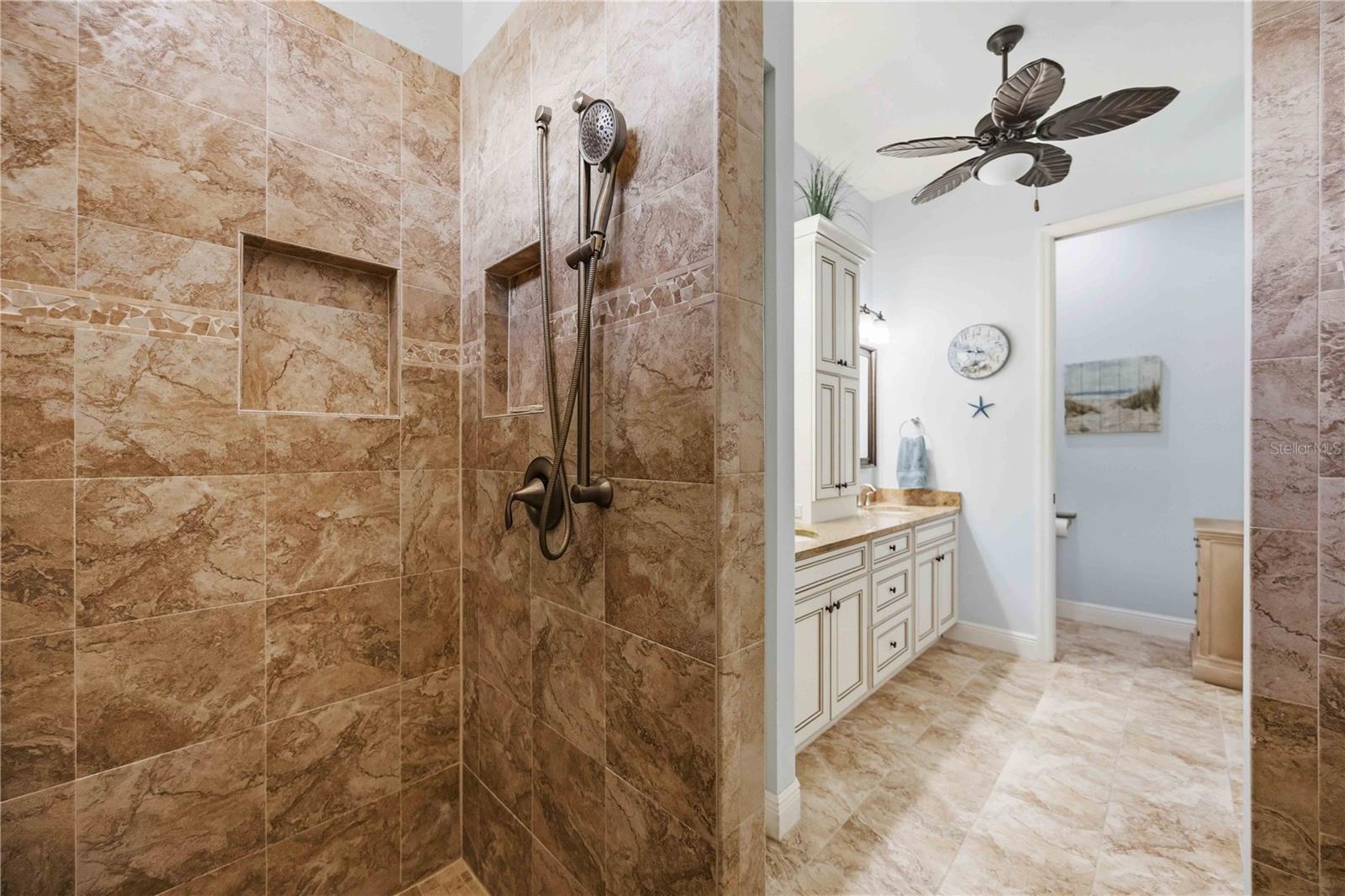 11045 BARNSLEY DR — photo 45