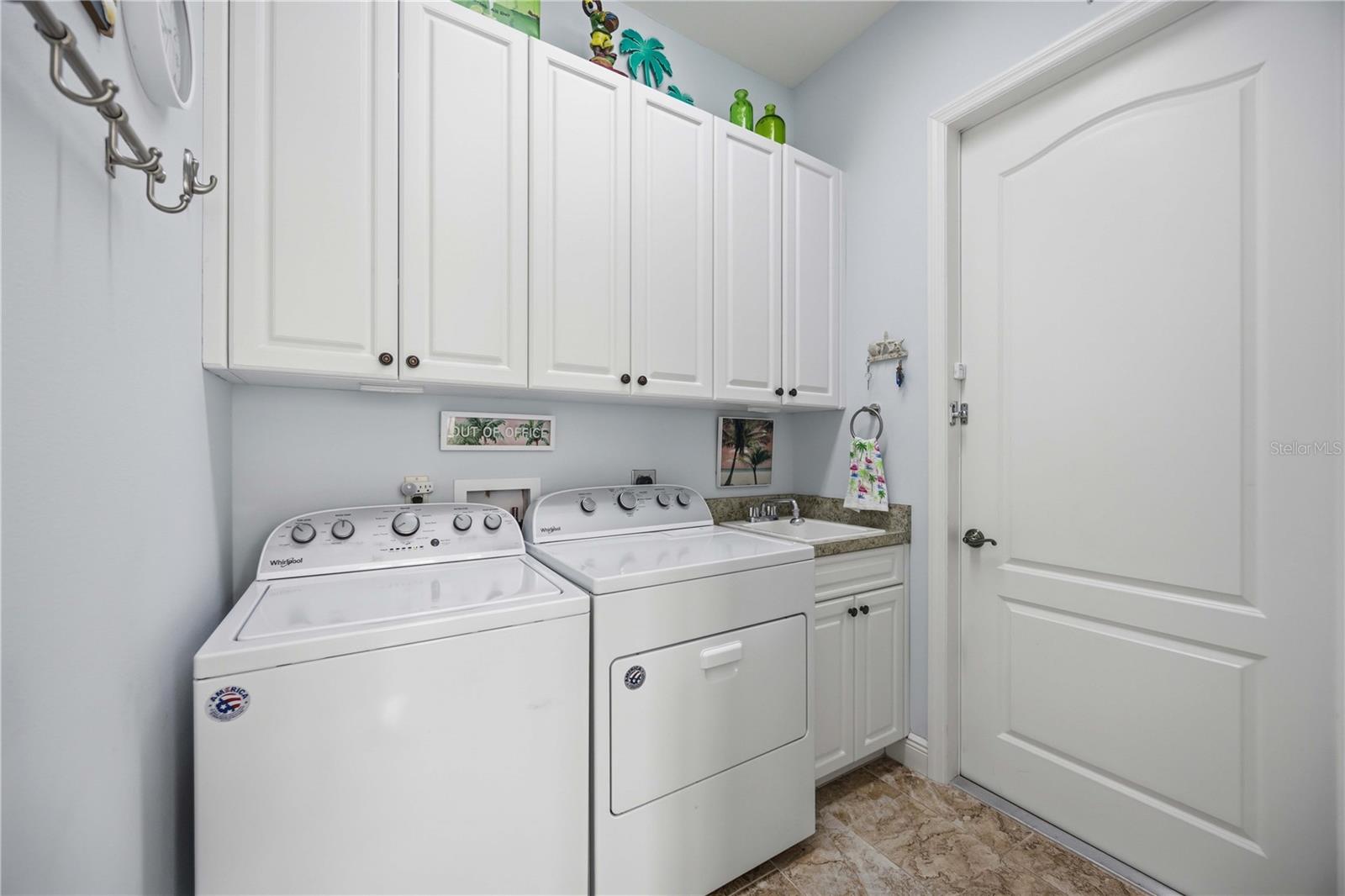 11045 BARNSLEY DR — photo 47