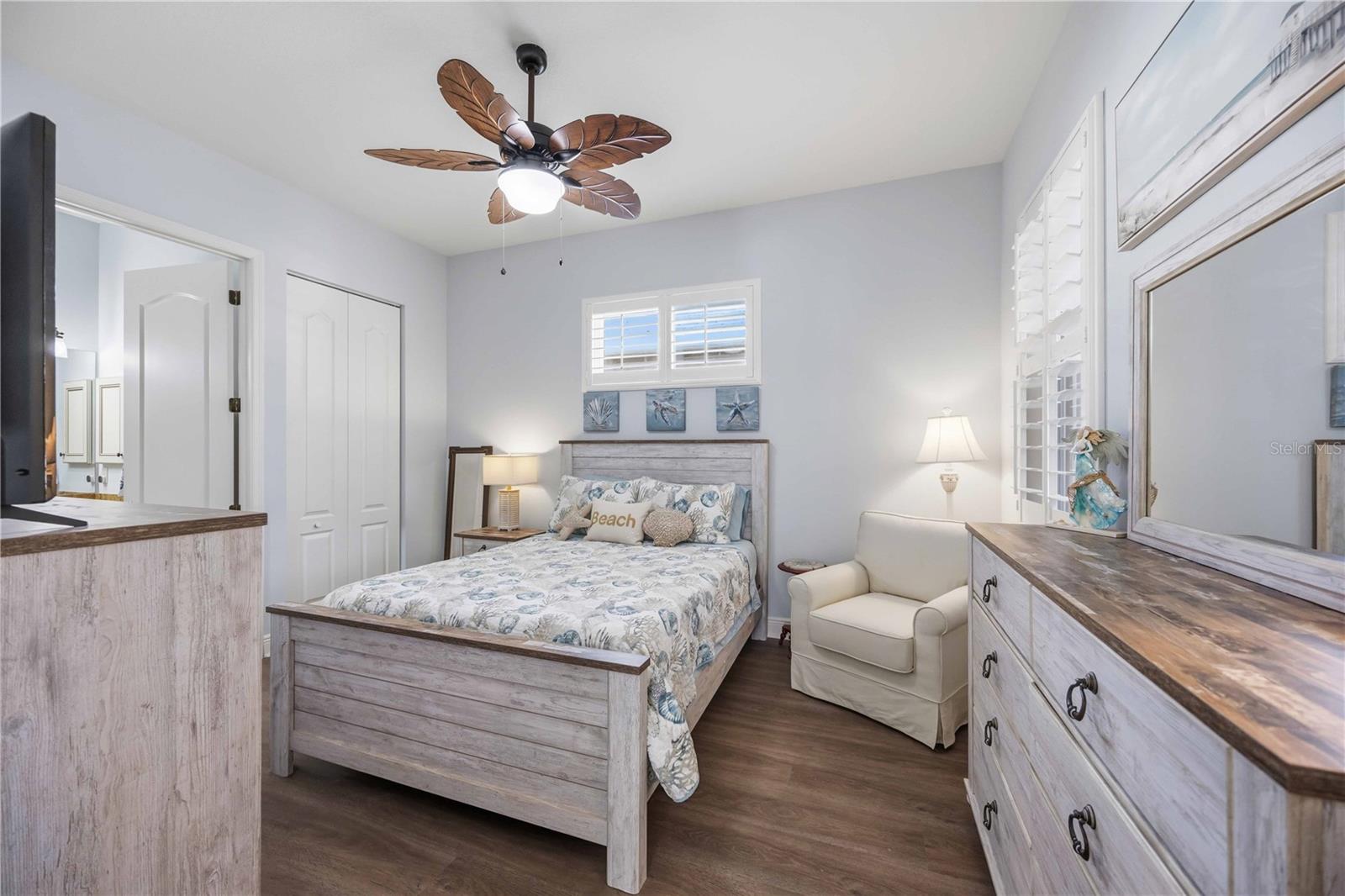 11045 BARNSLEY DR — photo 31