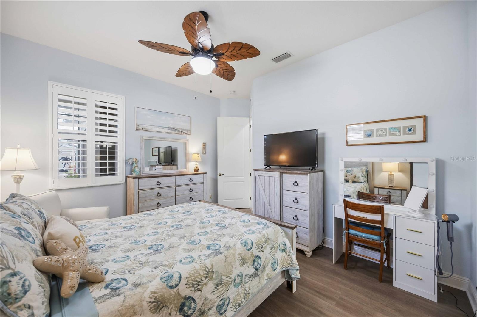11045 BARNSLEY DR — photo 33