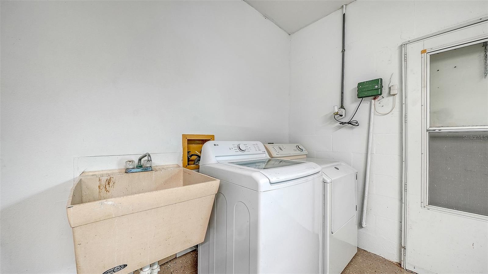 3799 COUNTRYSIDE RD — photo 37