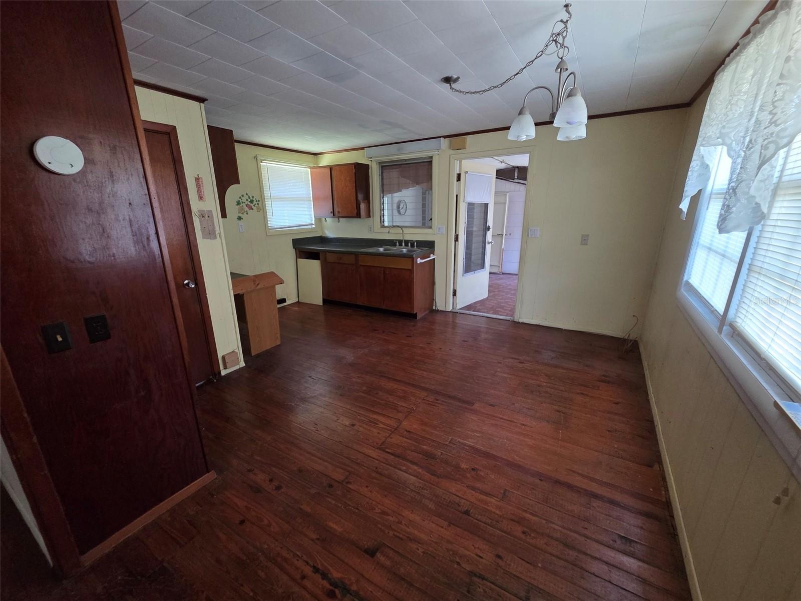 4534 SEABERG RD — photo 9