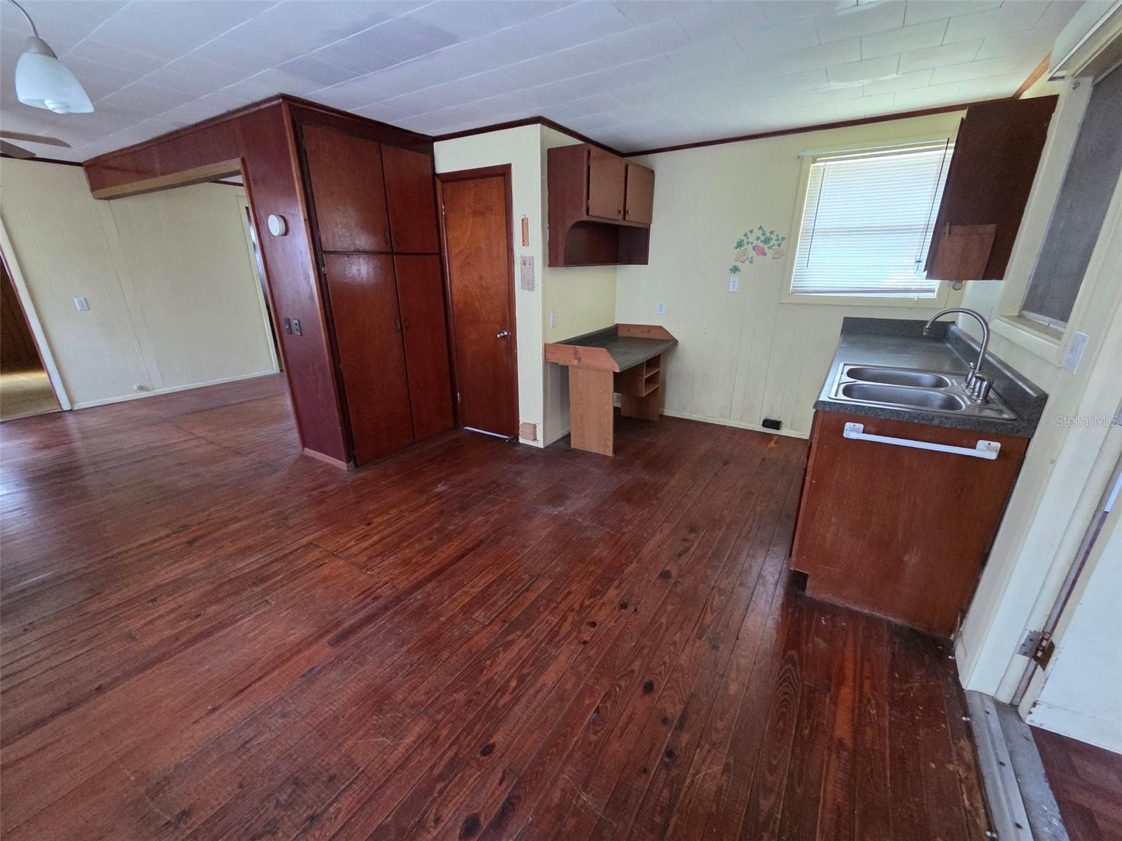 4534 SEABERG RD — photo 7