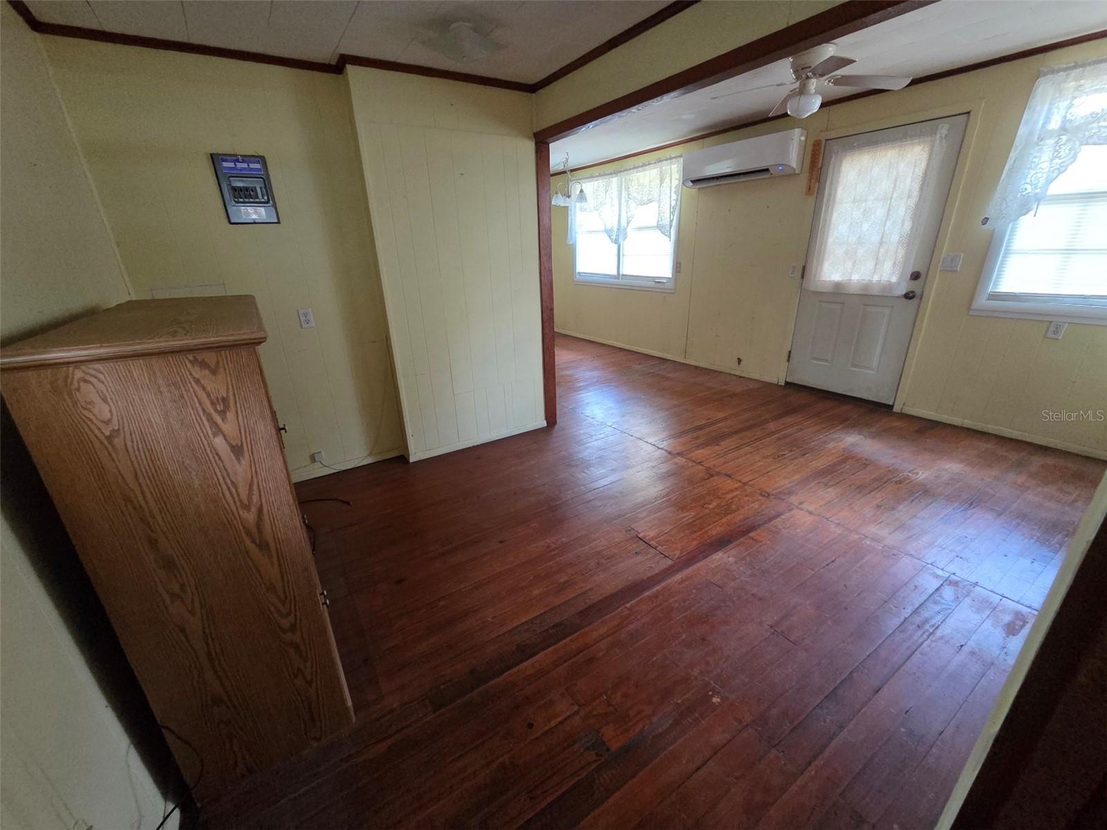 4534 SEABERG RD — photo 8