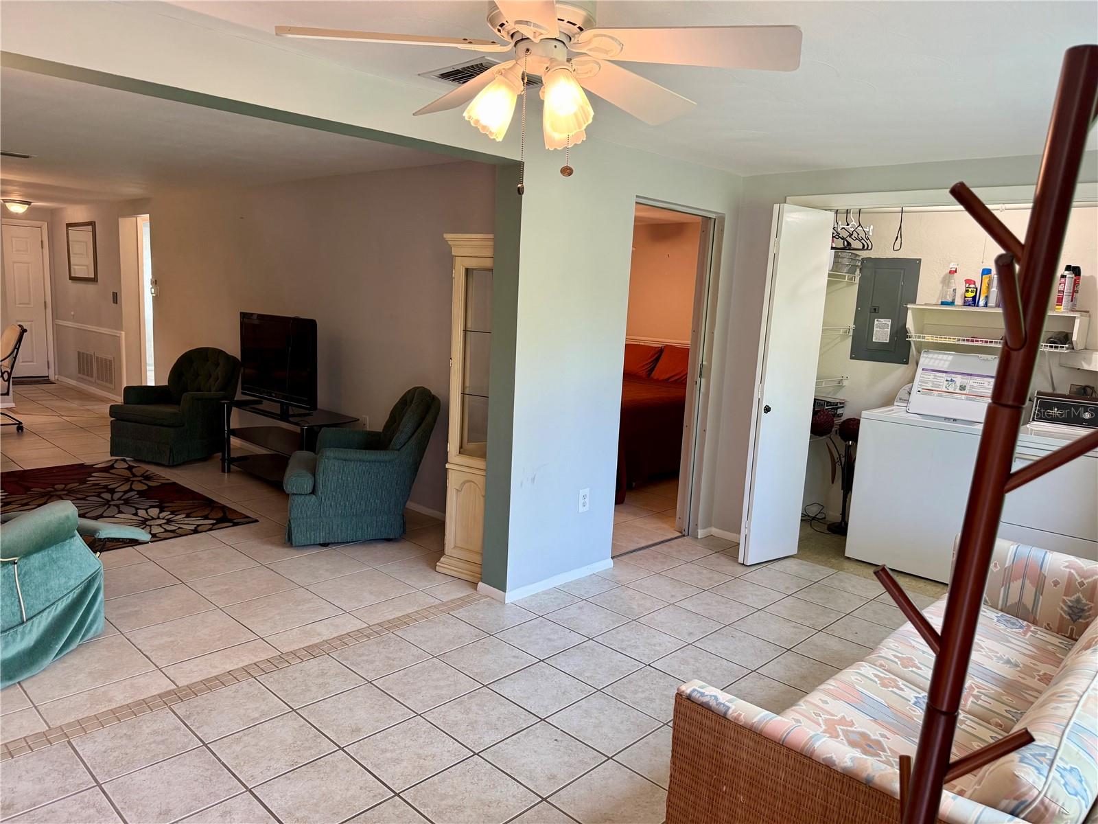 4303 SUMMERSUN DR — photo 17