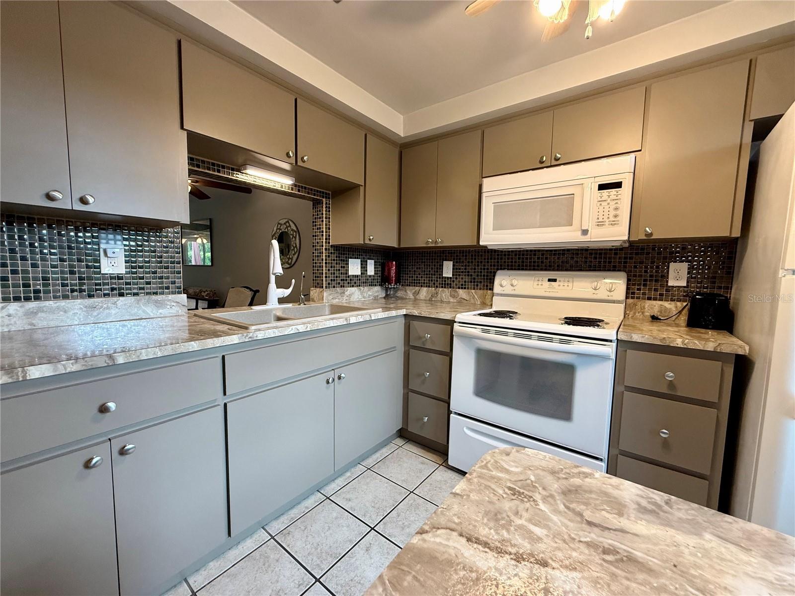 4303 SUMMERSUN DR — photo 5