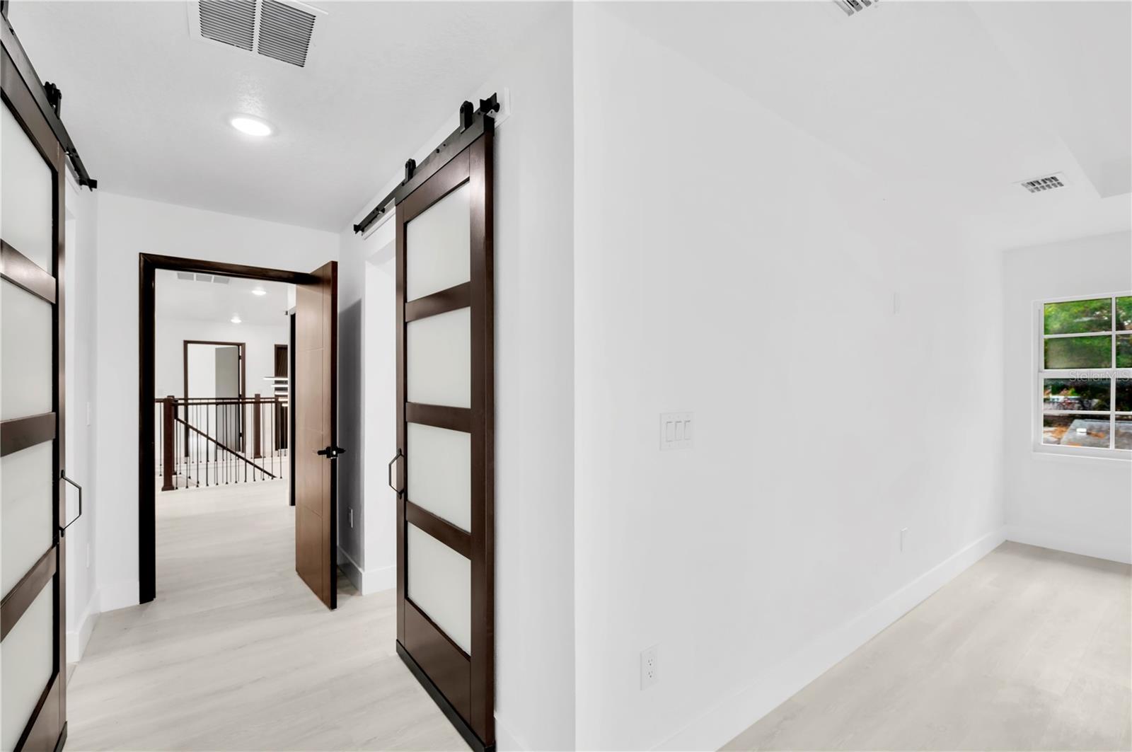 1105 CONANT AVE — photo 24