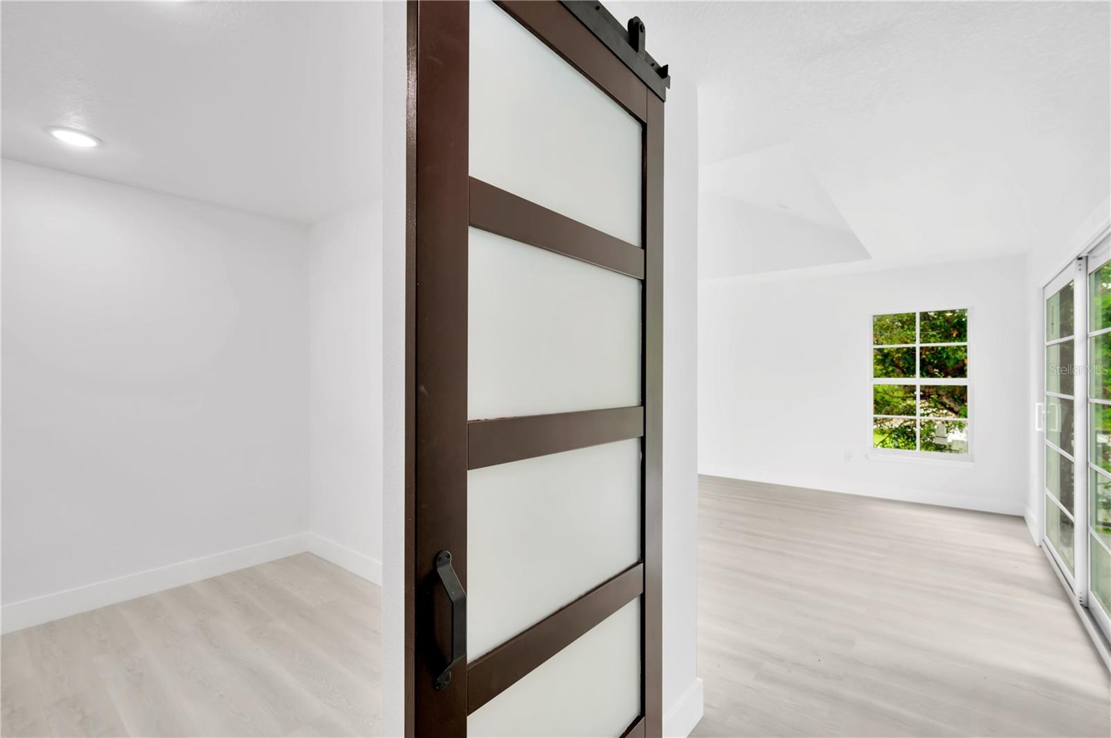 1105 CONANT AVE — photo 25