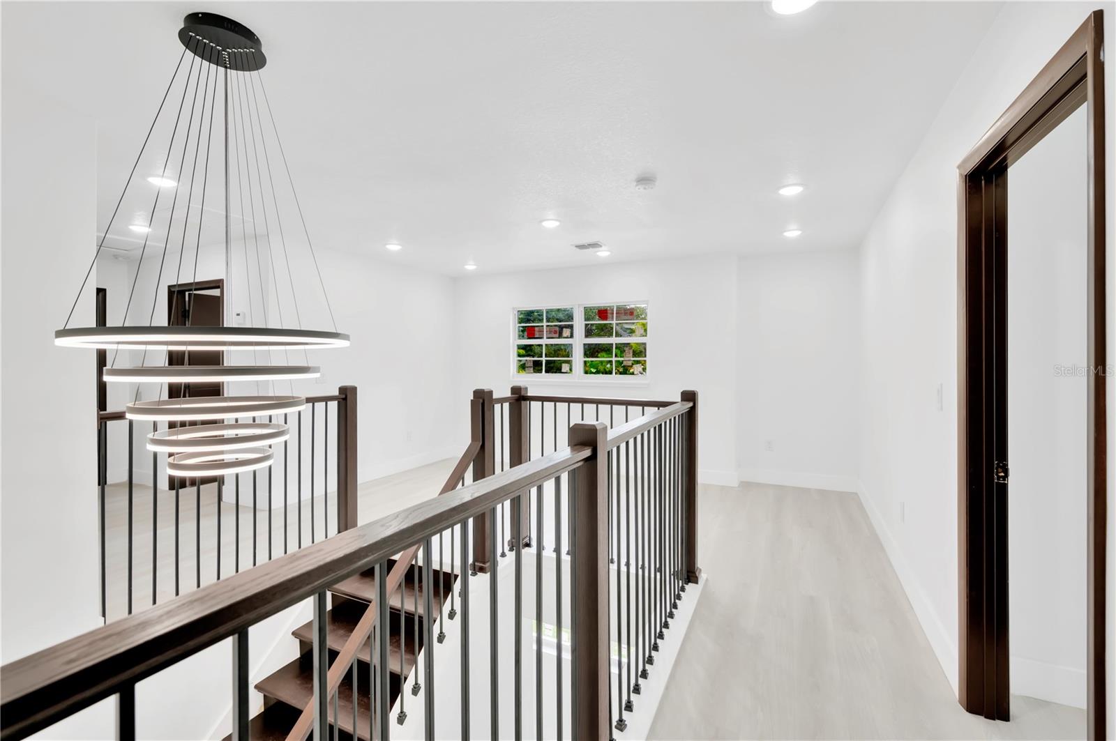 1105 CONANT AVE — photo 18