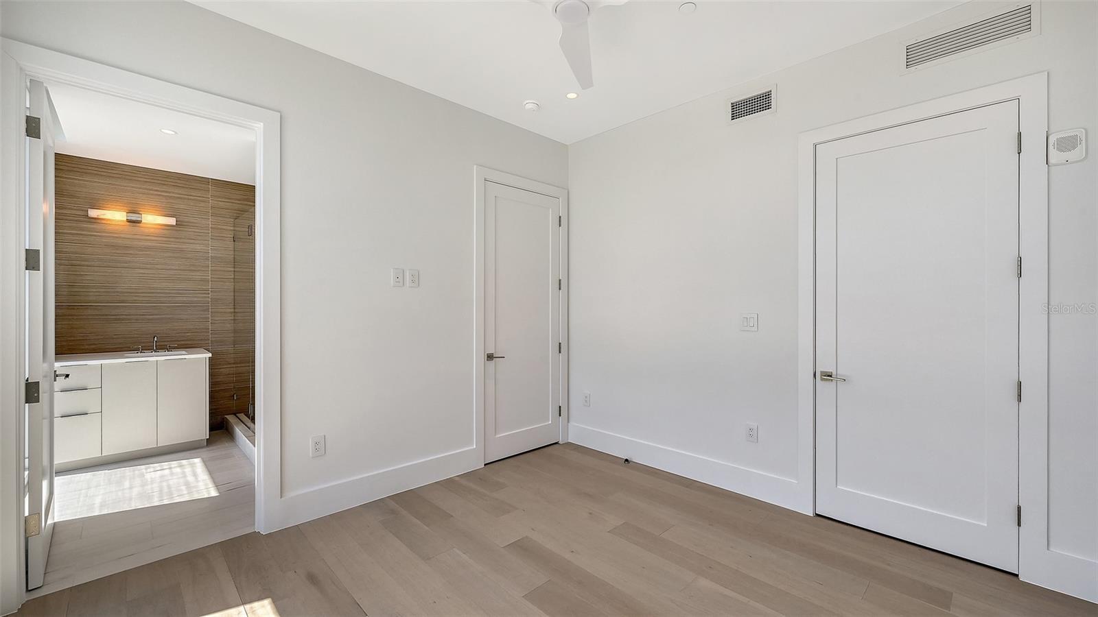 253 GOLDEN GATE PT #401 — photo 47
