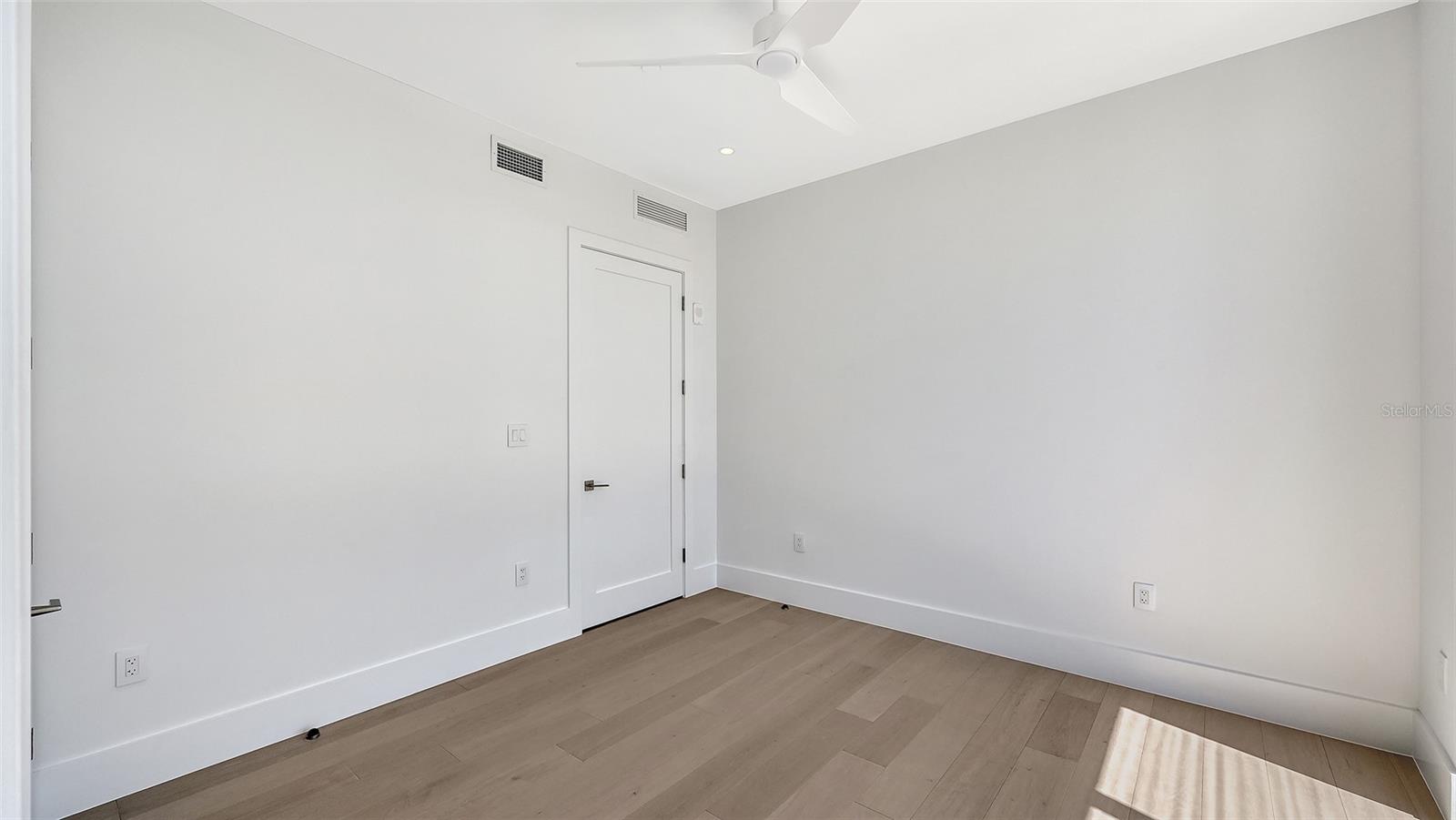 253 GOLDEN GATE PT #401 — photo 46