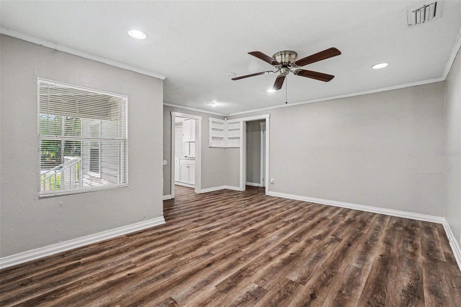 828 E 145TH AVE — photo 3
