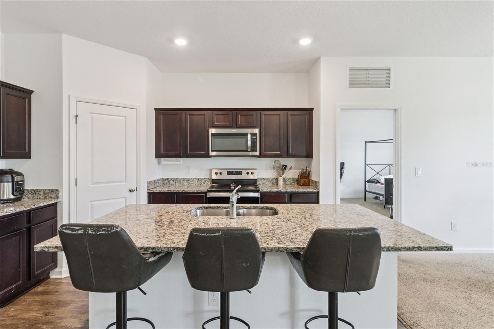 903 SHIMMERING OAKS LN — photo 18