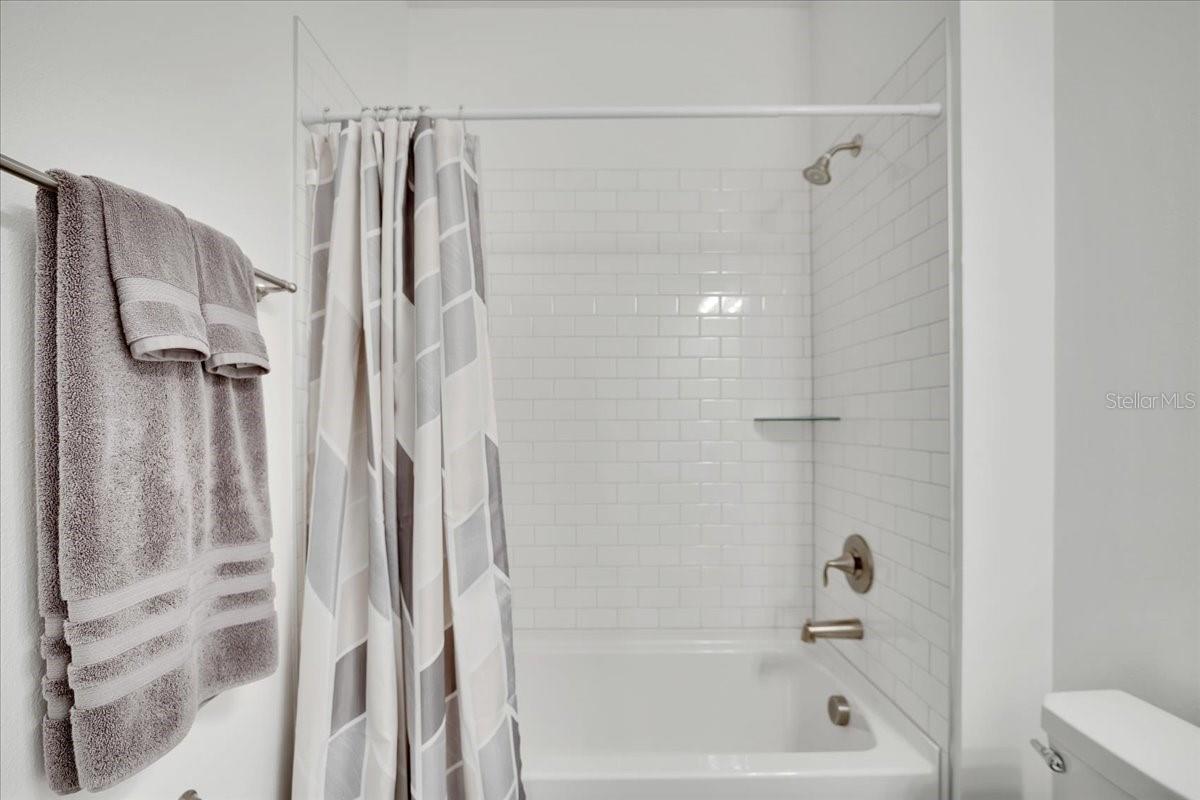 17410 HOLLY WELL AVE — photo 20