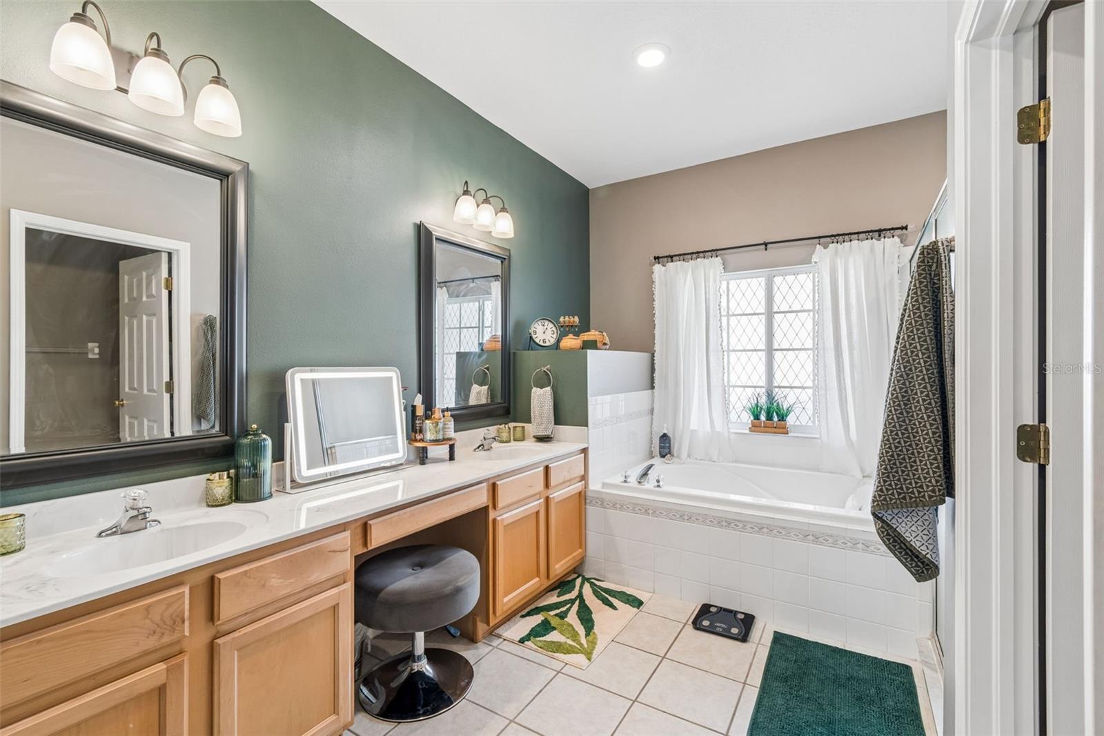 1616 REGAL MIST LOOP — photo 43