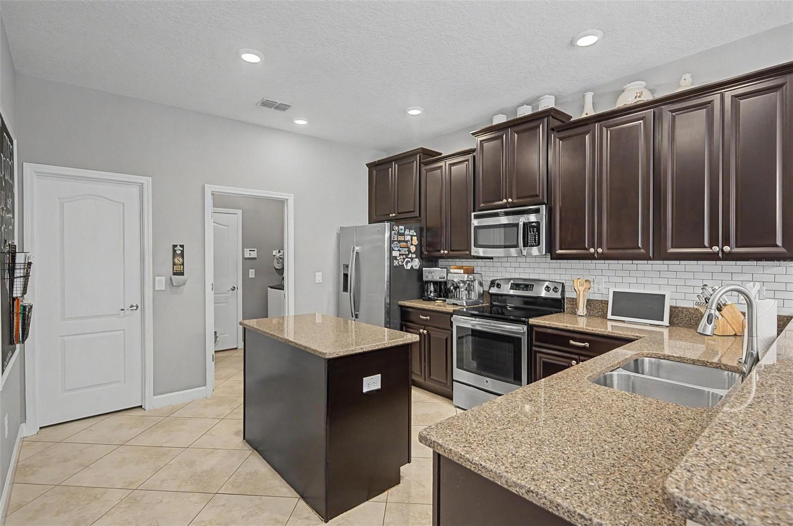 3842 WELLINGBOROUGH CT — photo 25