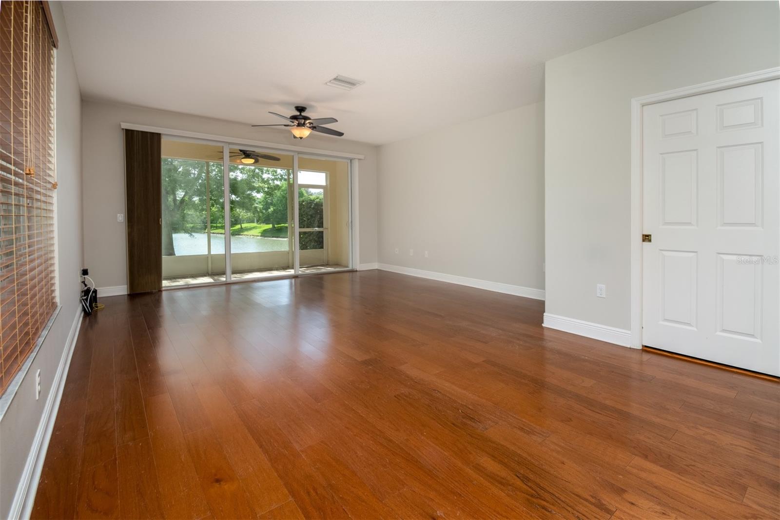 403 HARBOR RIDGE DR — photo 8