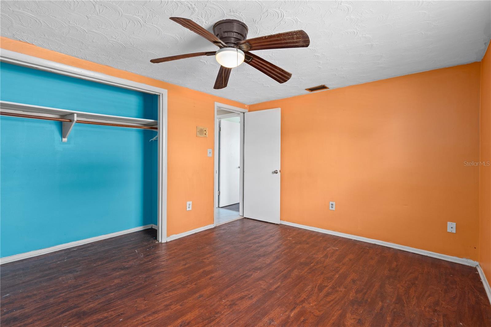 4934 DAPHNE ST — photo 25