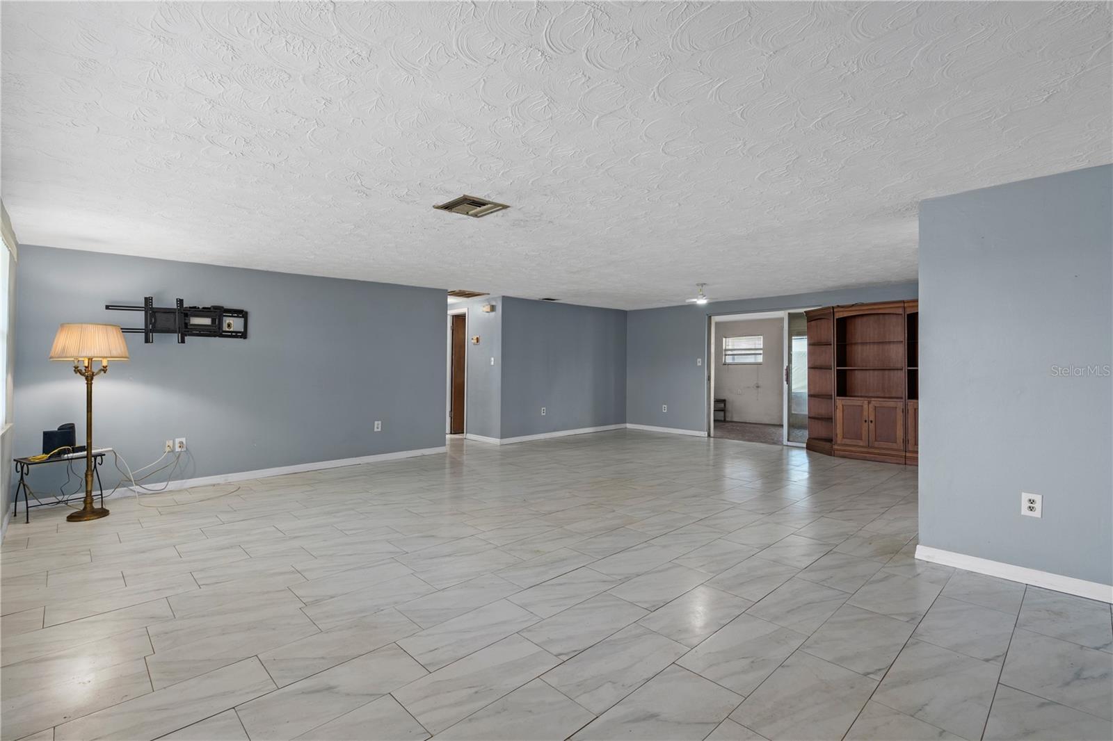 4934 DAPHNE ST — photo 7