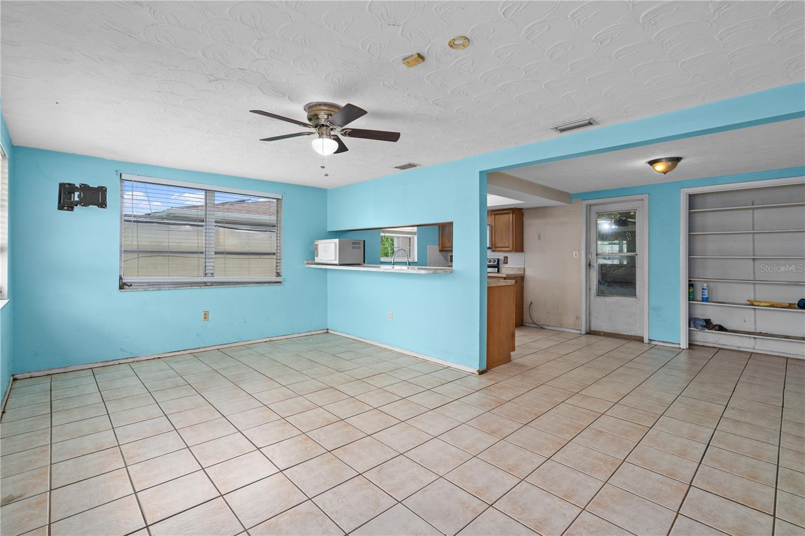 4934 DAPHNE ST — photo 10