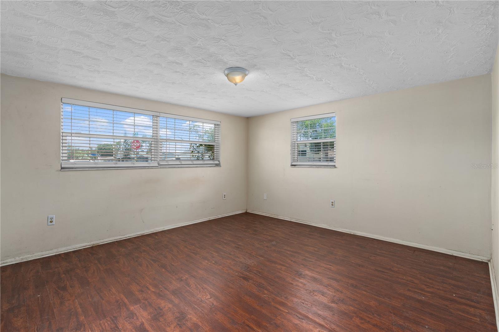 4934 DAPHNE ST — photo 17