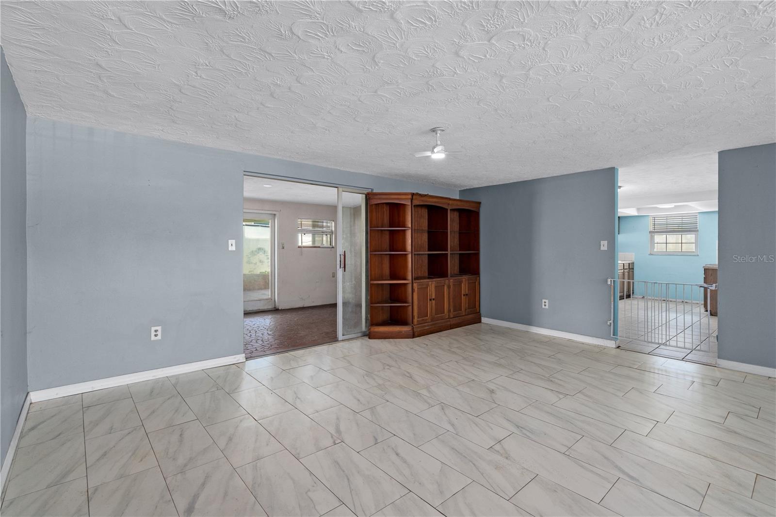 4934 DAPHNE ST — photo 5