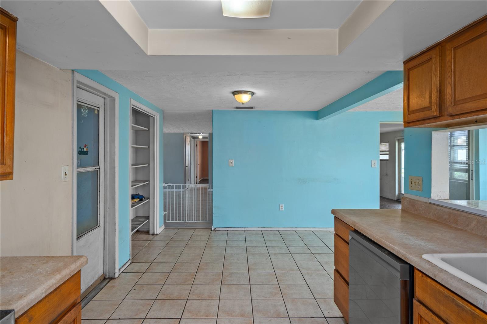 4934 DAPHNE ST — photo 15