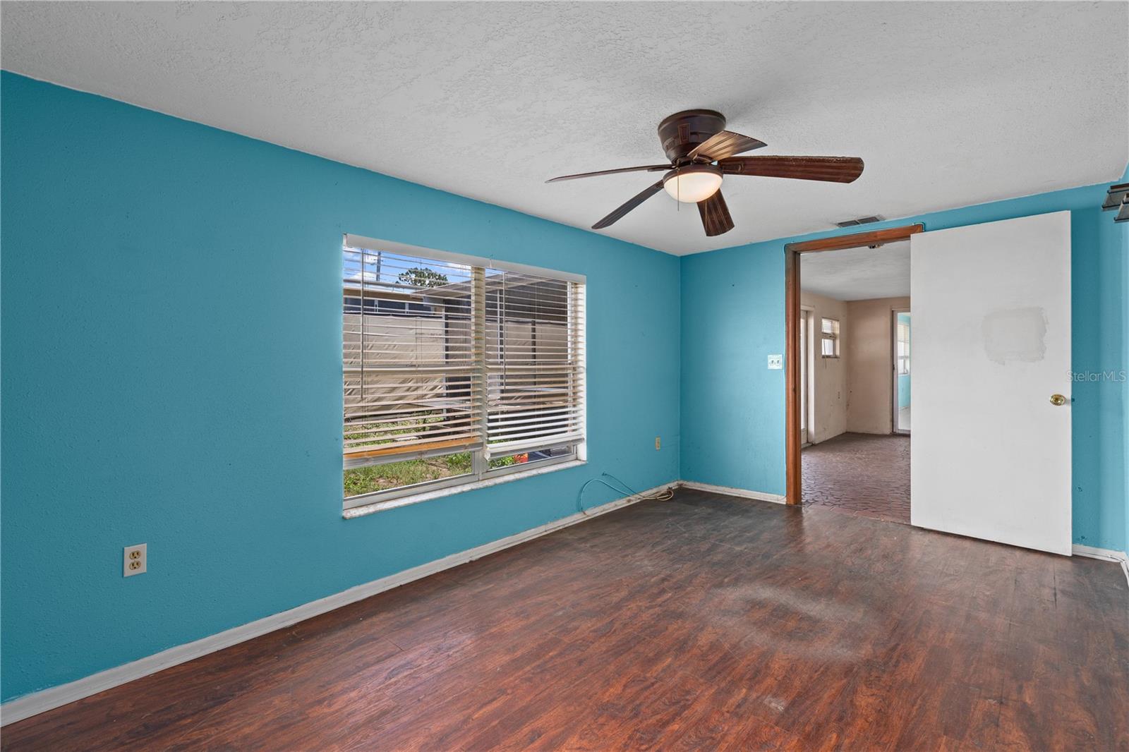 4934 DAPHNE ST — photo 23