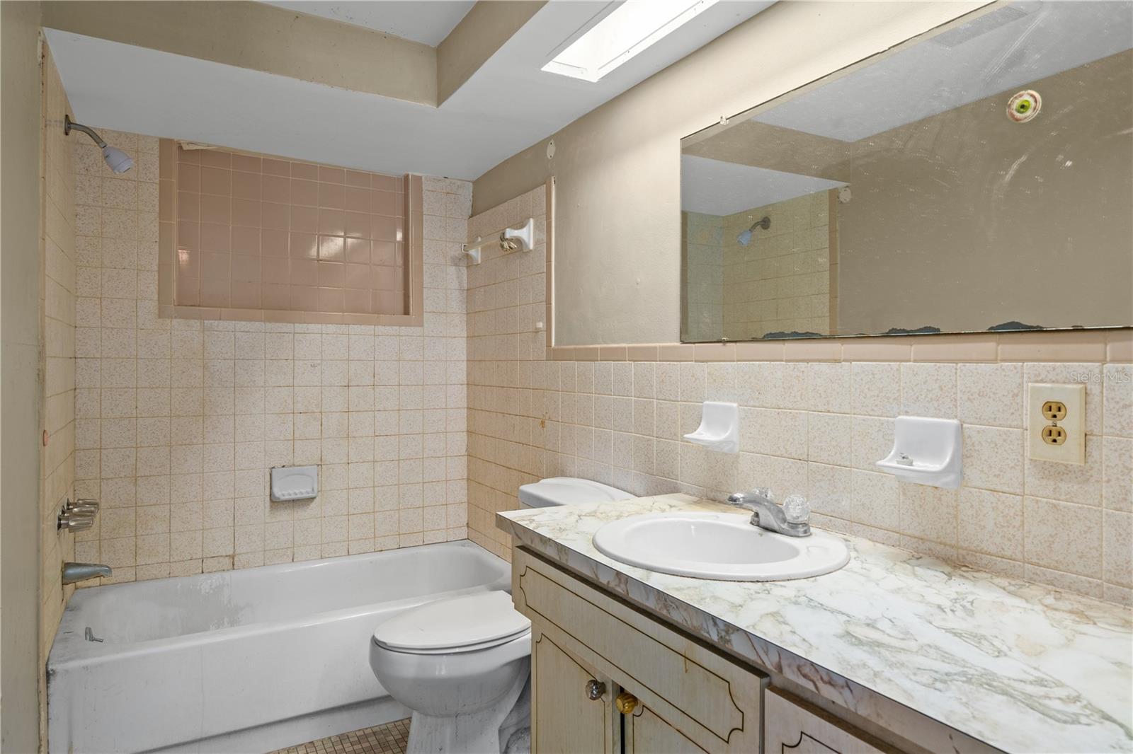 4934 DAPHNE ST — photo 26