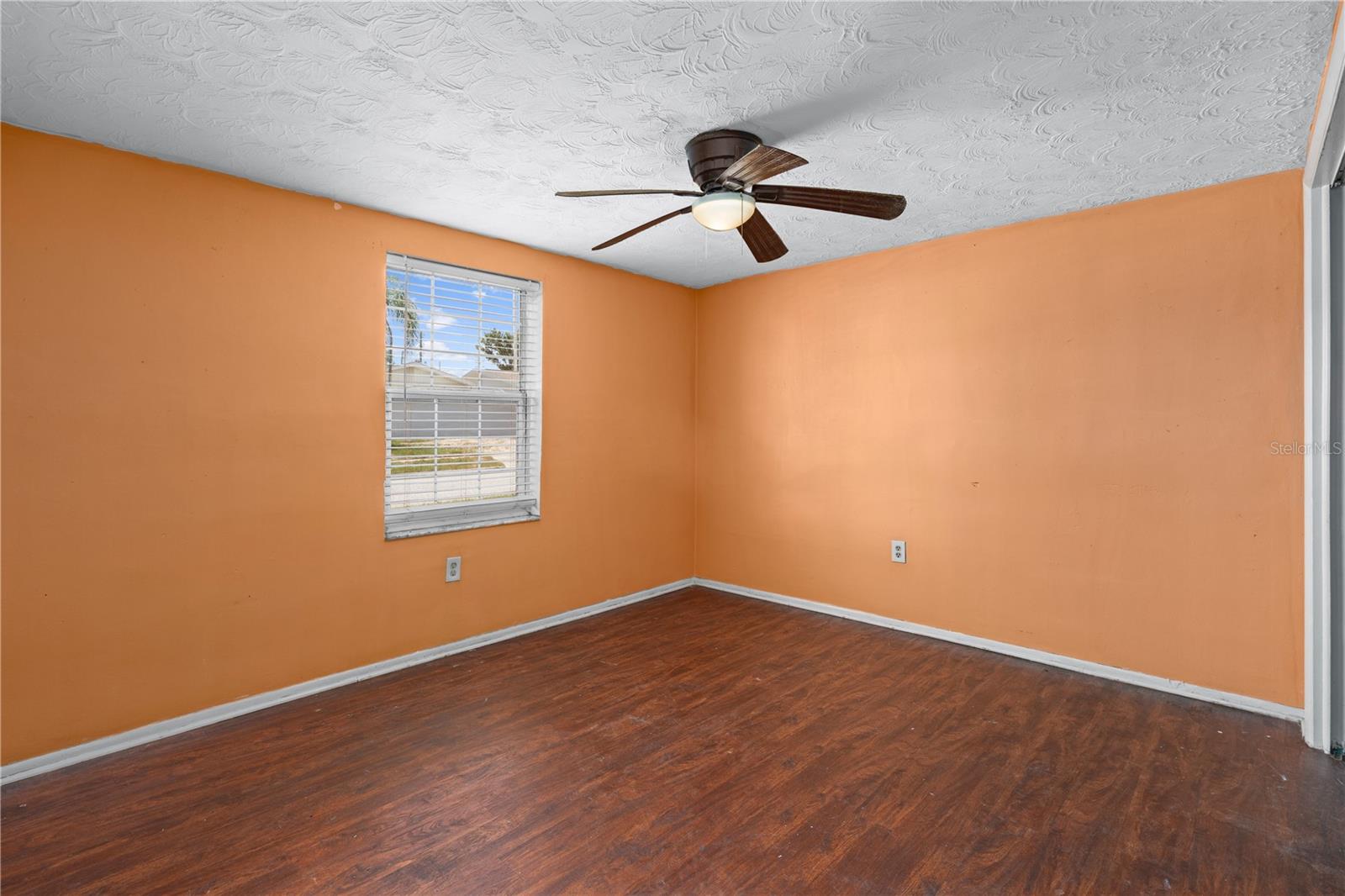 4934 DAPHNE ST — photo 24