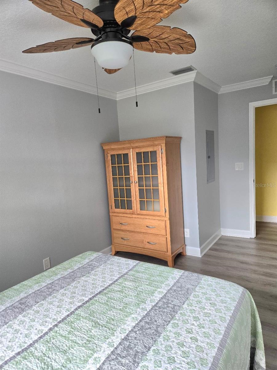 5605 SHORE BLVD S #1B — photo 27
